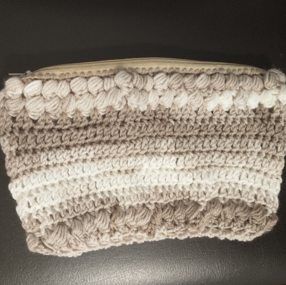 Crochet Ombre Clutch Handbag with Zipper - Picture 7 of 7